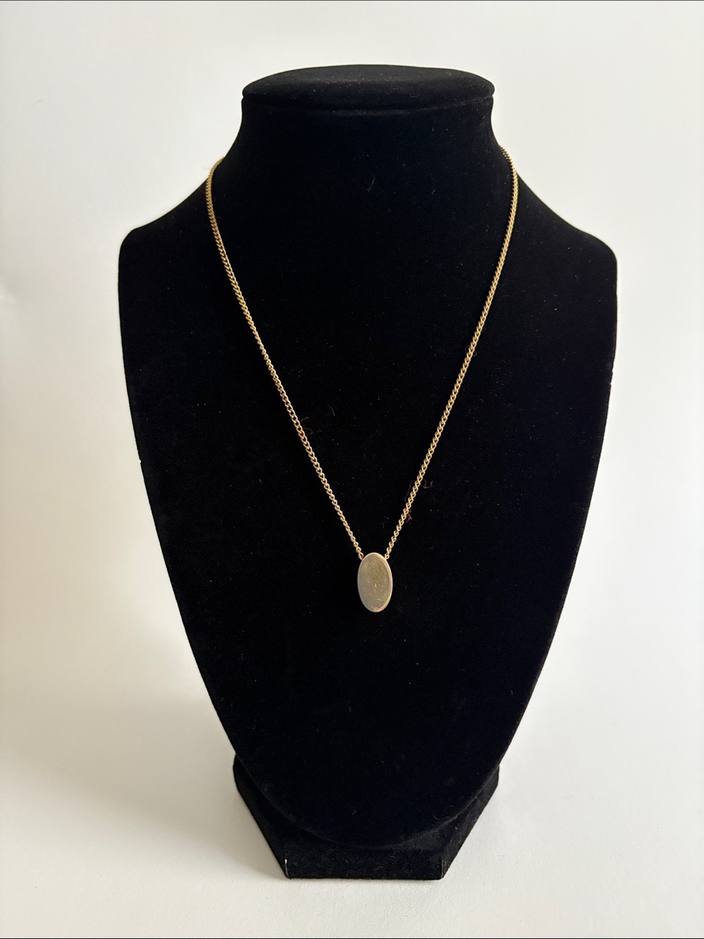 Gold Oval Pendant Necklace Minimalist Medallion Women Jewelry